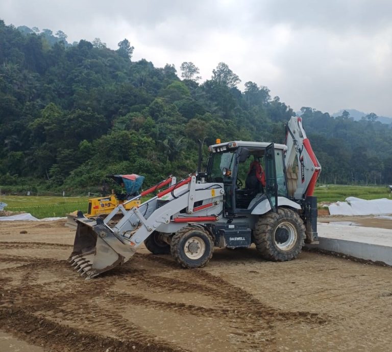 Medan Berat? Inilah Alasan Anda Butuh Forklift 4×4