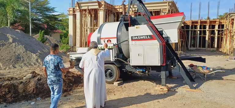 Pembangunan Katedral di Maumere